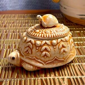 Double turtle trinket box